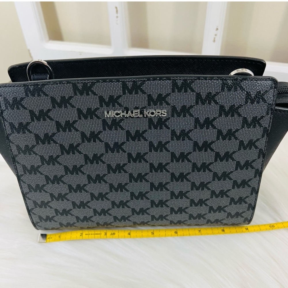 Michael Kors Selma Medium Messenger Crossbody Bag - Picture 13 of 14